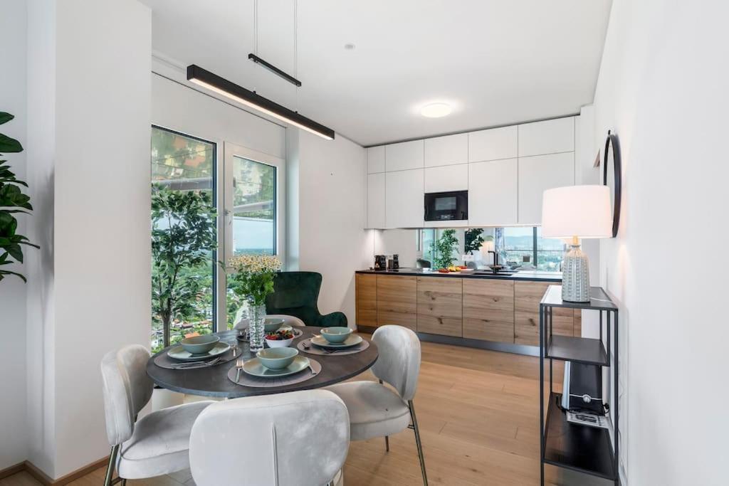 Design Apartment With Amazing View Over เวียนนา ภายนอก รูปภาพ